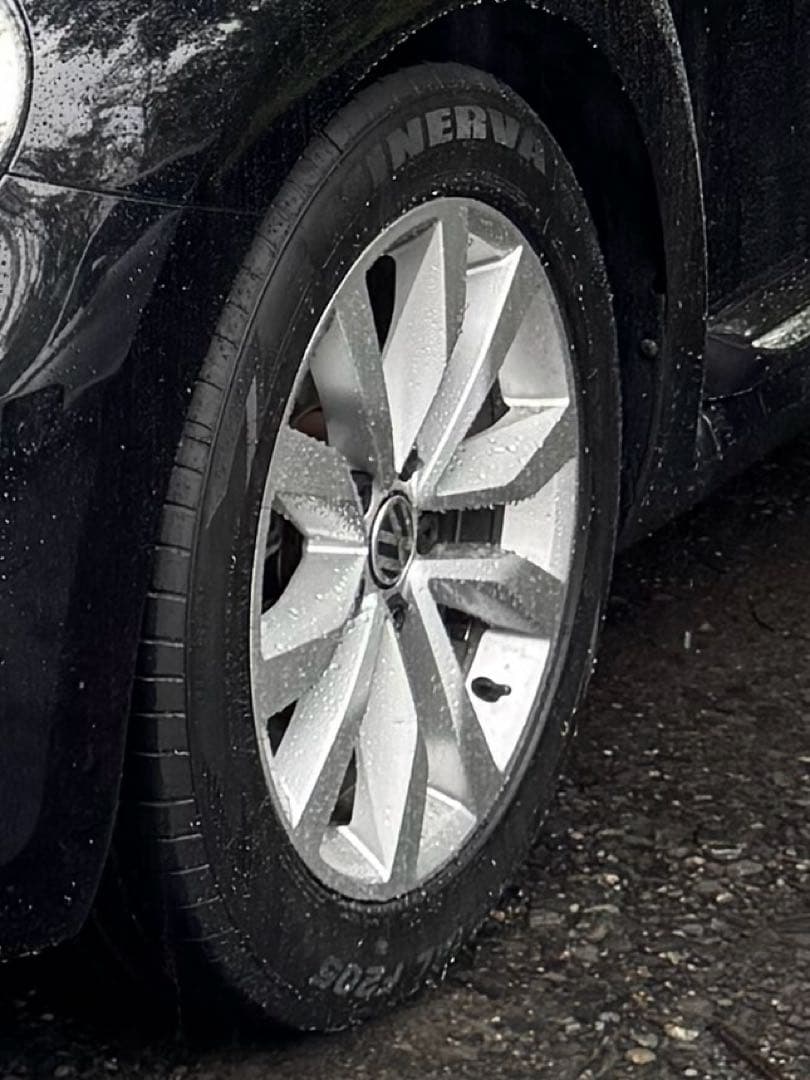 ミネルバ 215/55R17 4本セット 最終値下げ 2／２２まで出品