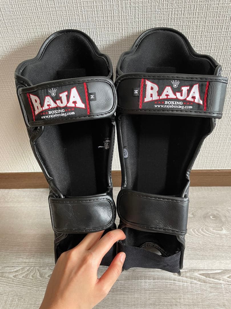 RAJA シンガード レガース　ブラック M