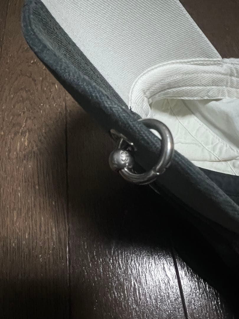 新品未使用　BALENCIAGA ベースボールキャップ ホワイト/グレー