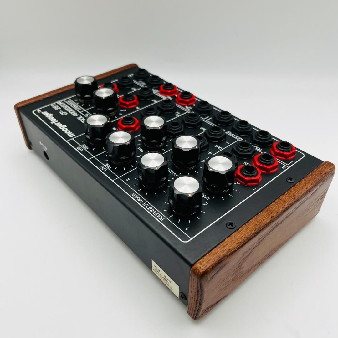 Moog Moogerfooger CP-251 モジュラーシンセサイザー
