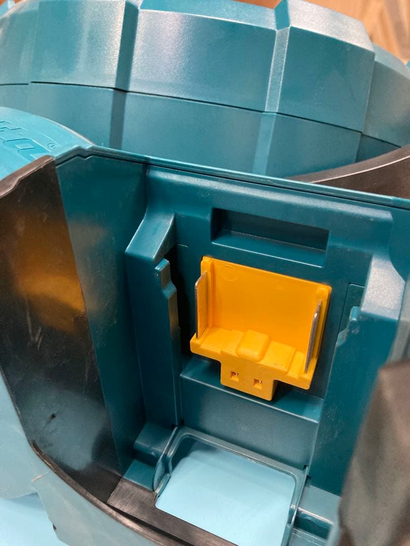 Makita ポータブル扇風機 青CF203D 14.4/18v