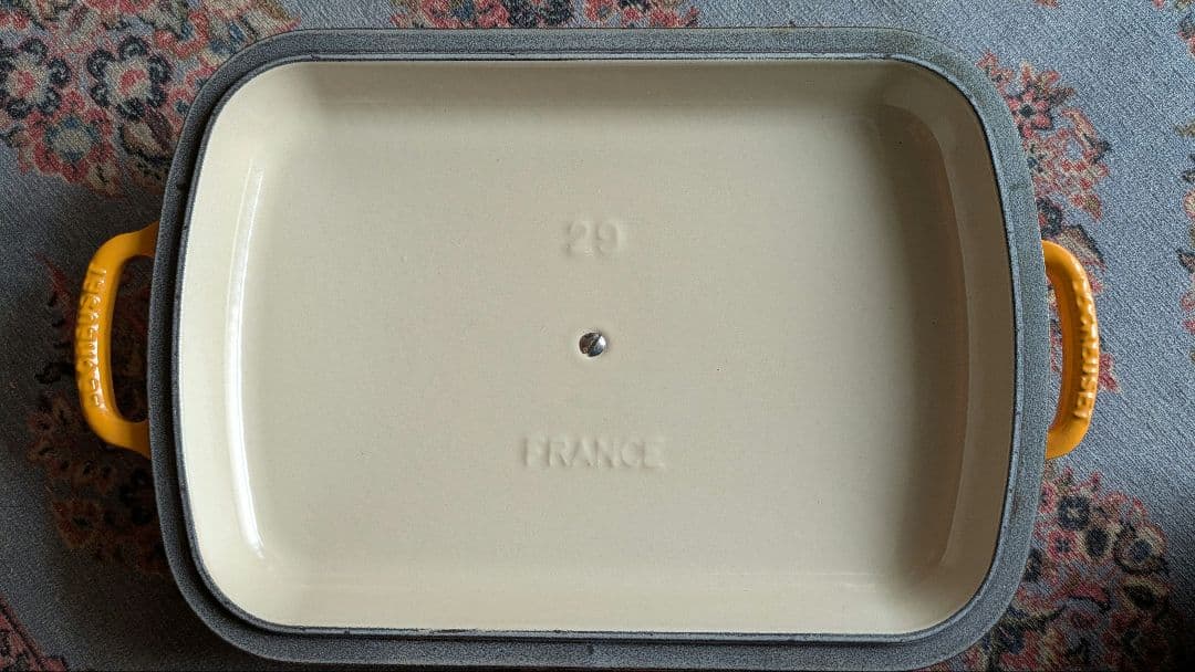 ル・クルーゼココット レクタンギュラー　Le Creuset 両手鍋 蓋付き