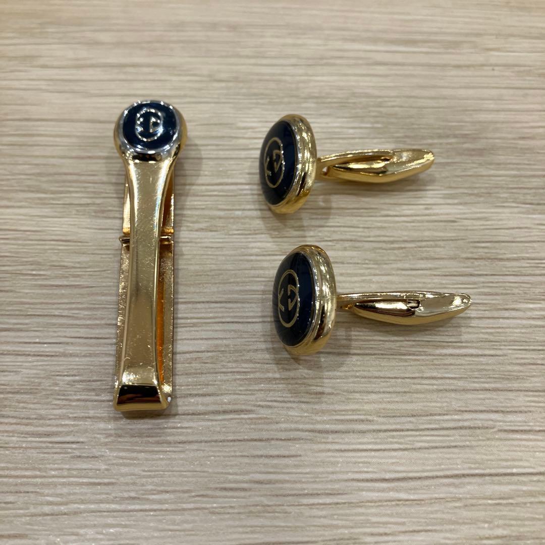 ケ品 GUCCI インターロッキング