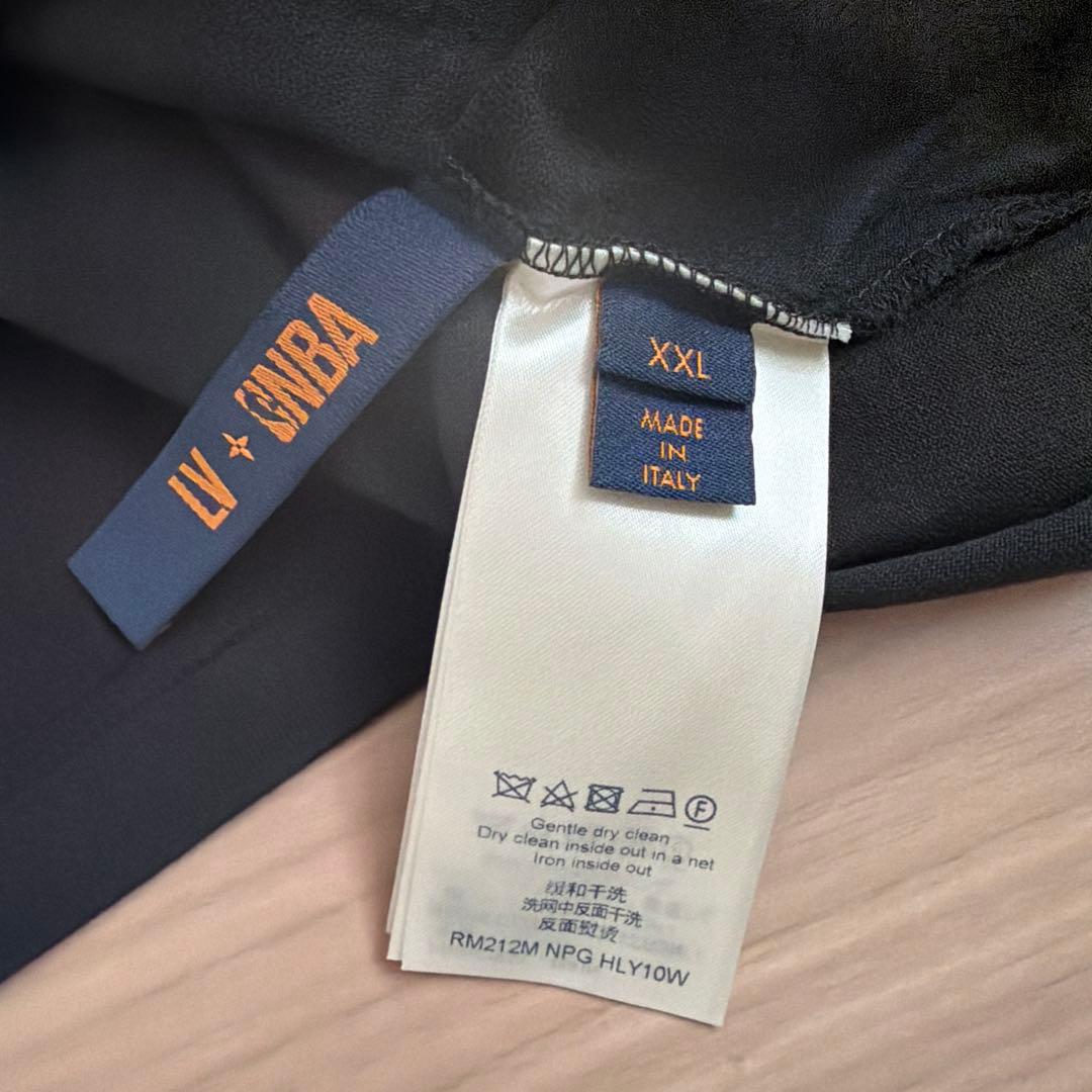 Louis Vuitton ブラック Tシャツ LVロゴ