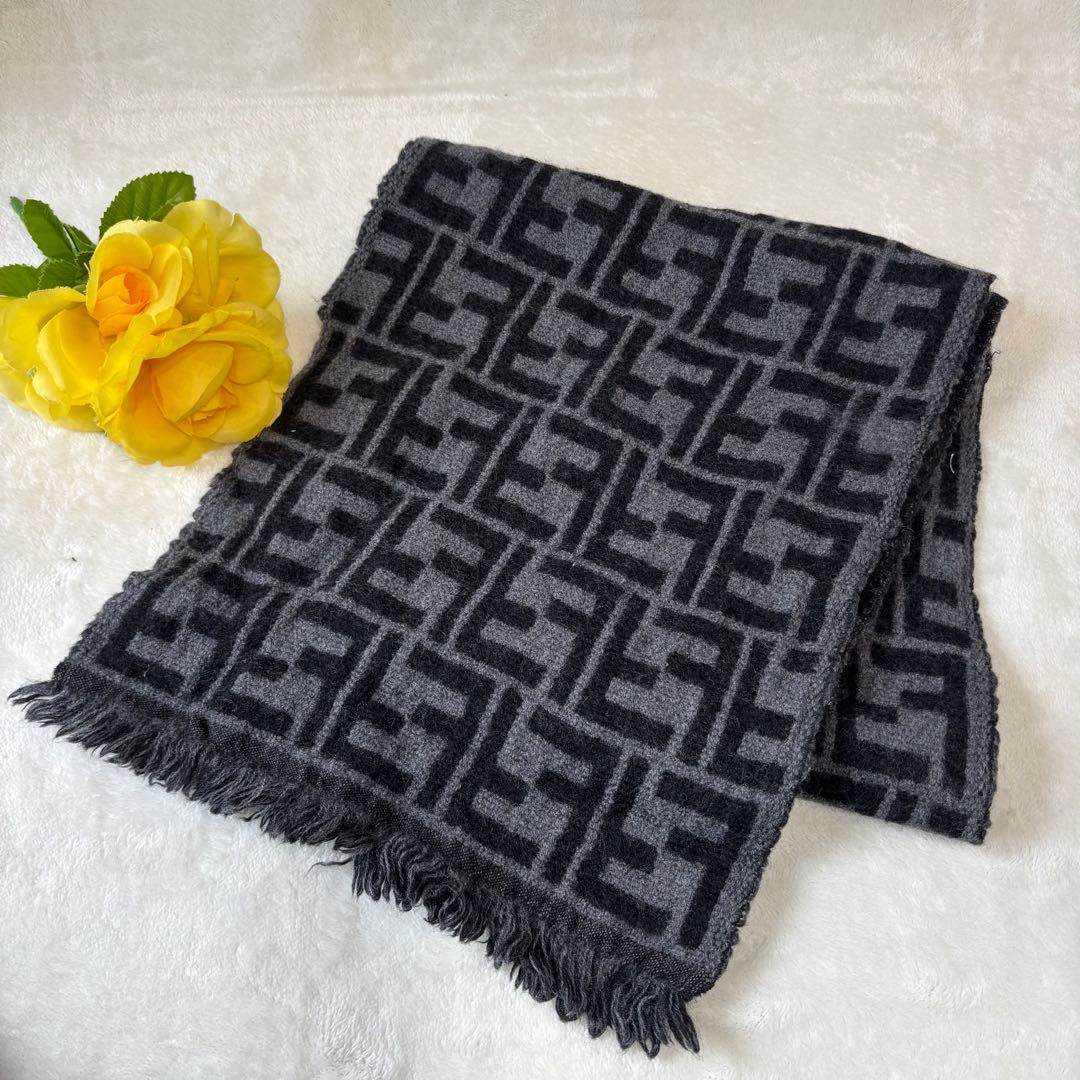【美品✨】フェンディ マフラー ズッカ柄 ウール 黒 グレー