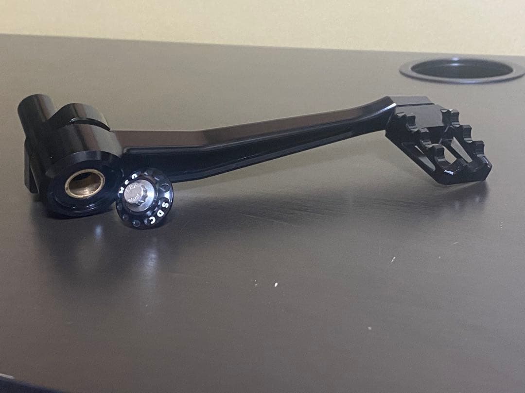サンディエゴカスタムズ　ブレーキアーム ソフテイル用