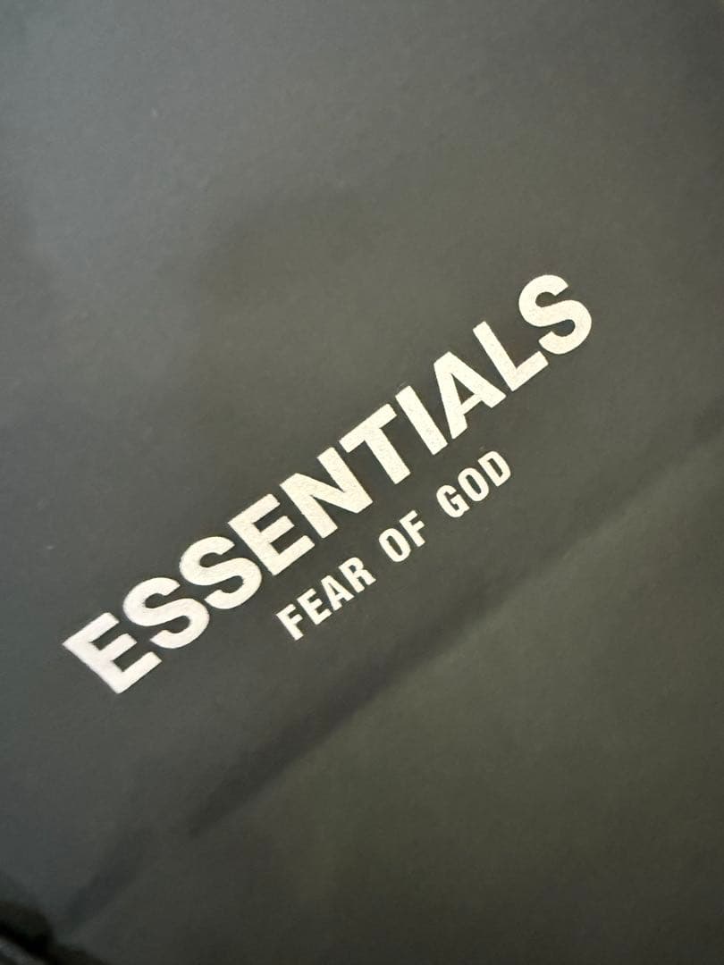 新品未使用　ESSENTIALS ナイロンパンツ 左足リフレクティブロゴ