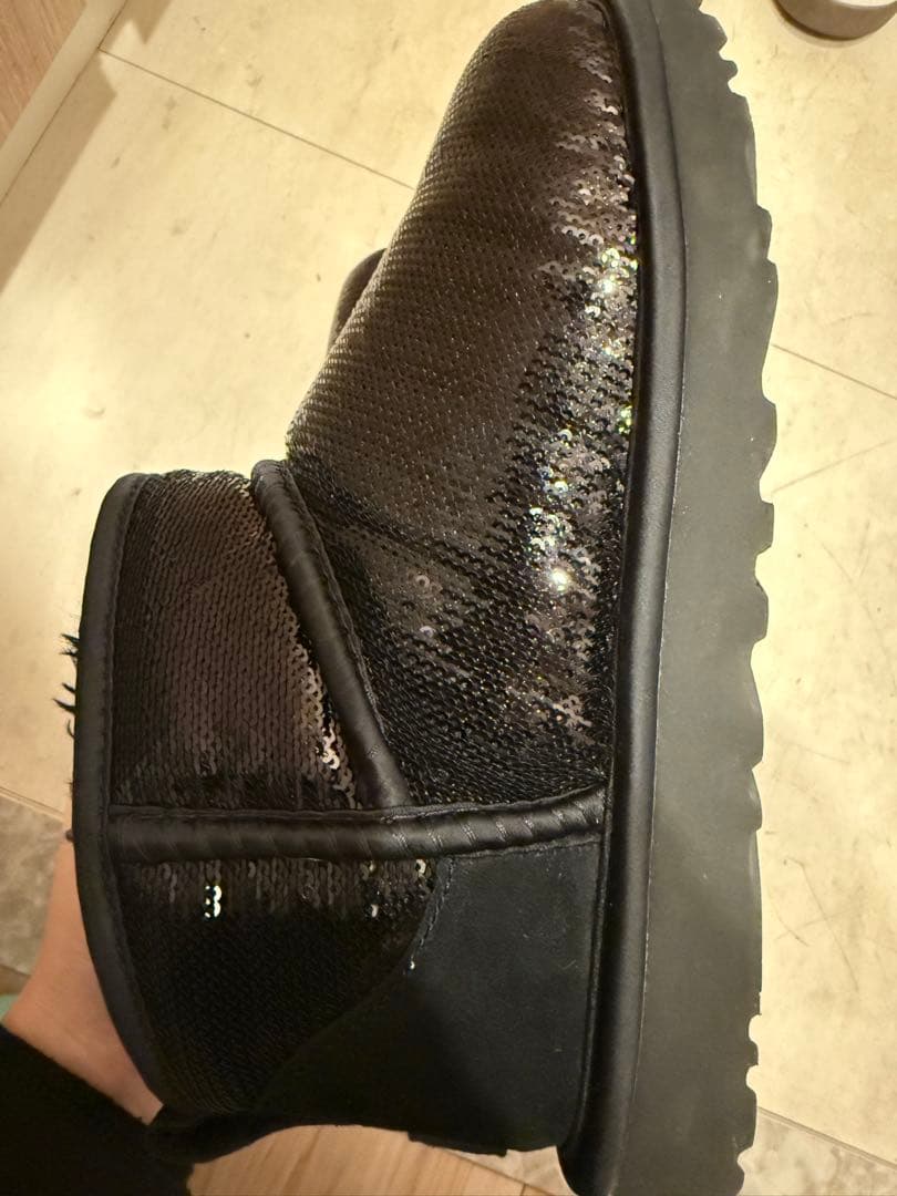 UGG シークイン ブラック ムートンブーツ 24cm スパンコール仕上げ