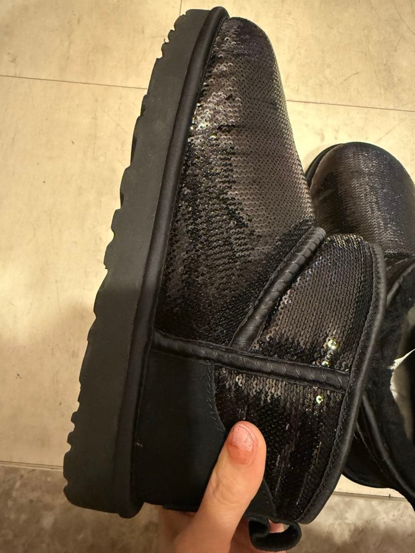 UGG シークイン ブラック ムートンブーツ 24cm スパンコール仕上げ