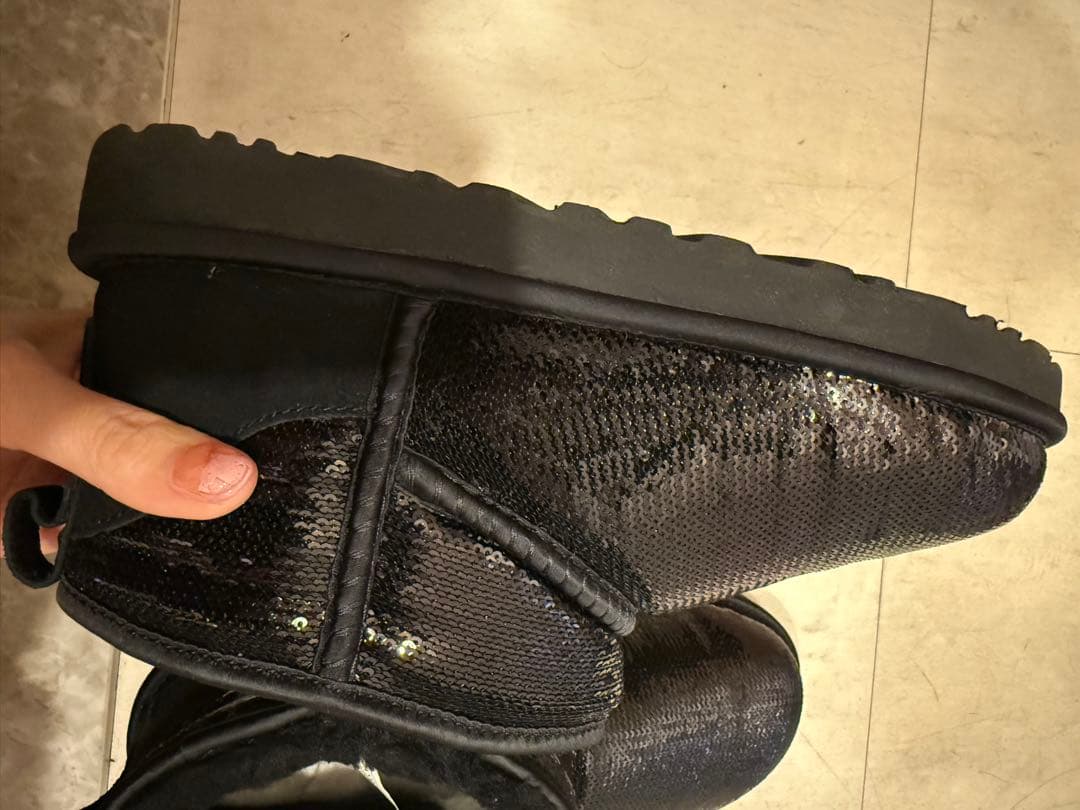 UGG シークイン ブラック ムートンブーツ 24cm スパンコール仕上げ