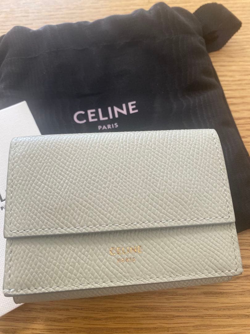 CELINE 三つ折り財布　　週末限定値下げ中