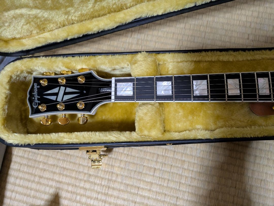 epiphone inspired by gibson custom　LPC