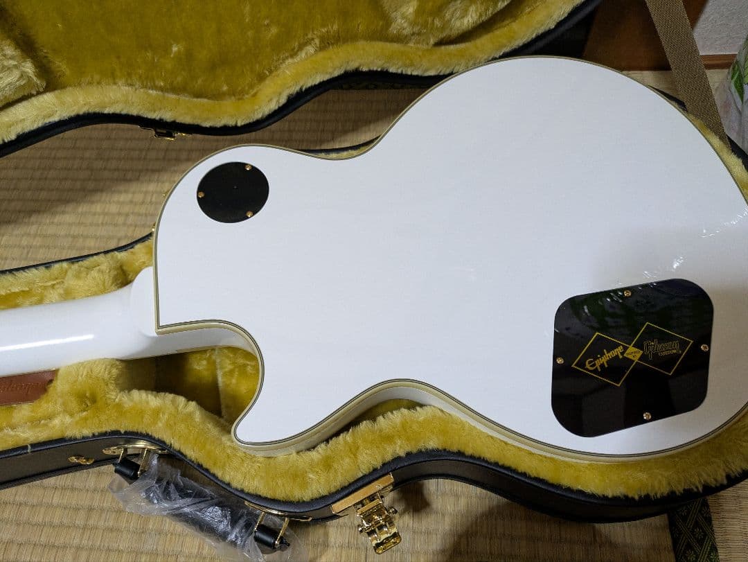 epiphone inspired by gibson custom　LPC