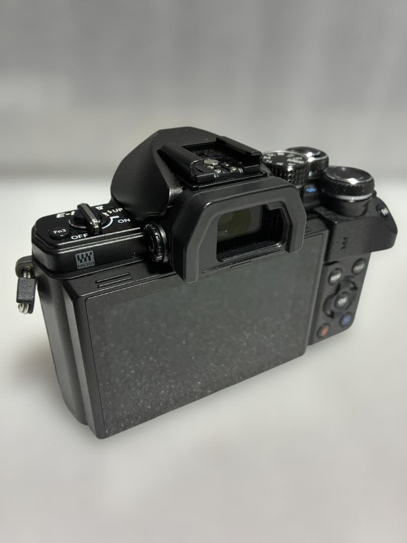 OLYMPUS OM-D ミラーレス一眼 ショット数2,800枚 ≪良品≫