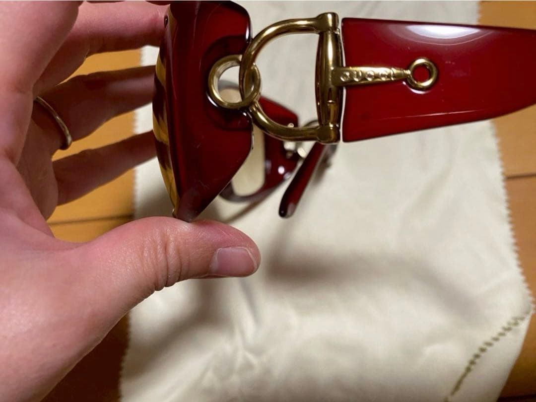 GUCCI レッド オーバーサイズ サングラス