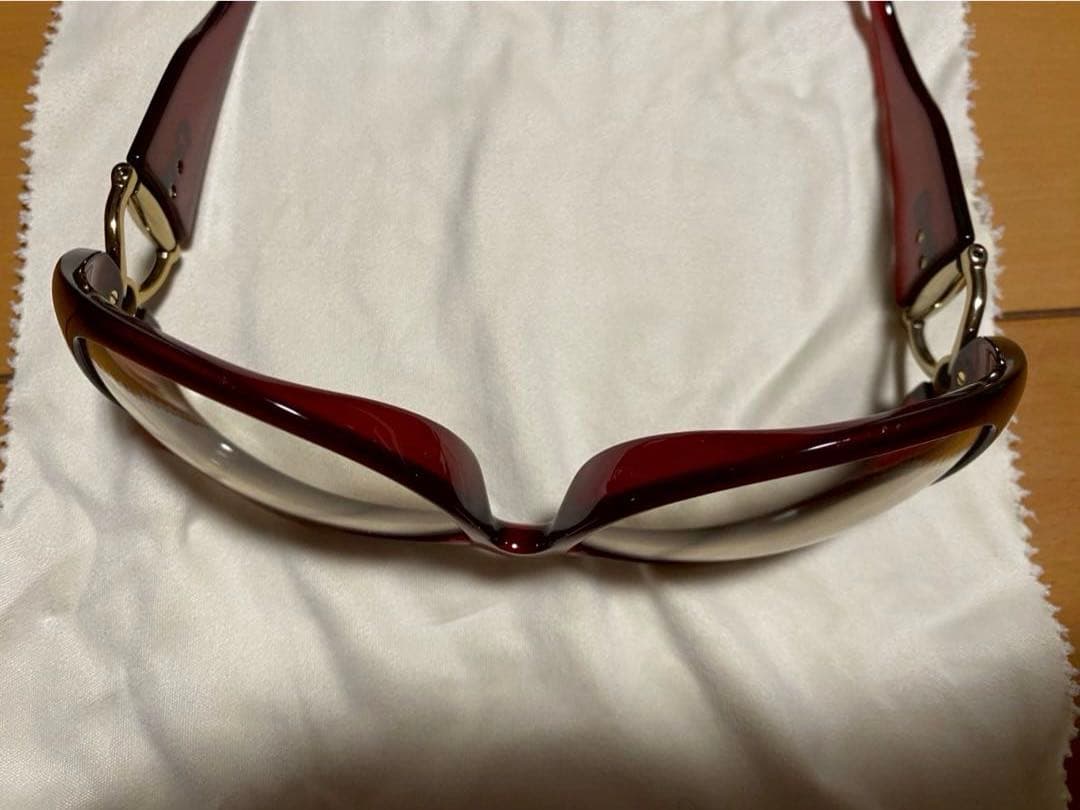 GUCCI レッド オーバーサイズ サングラス