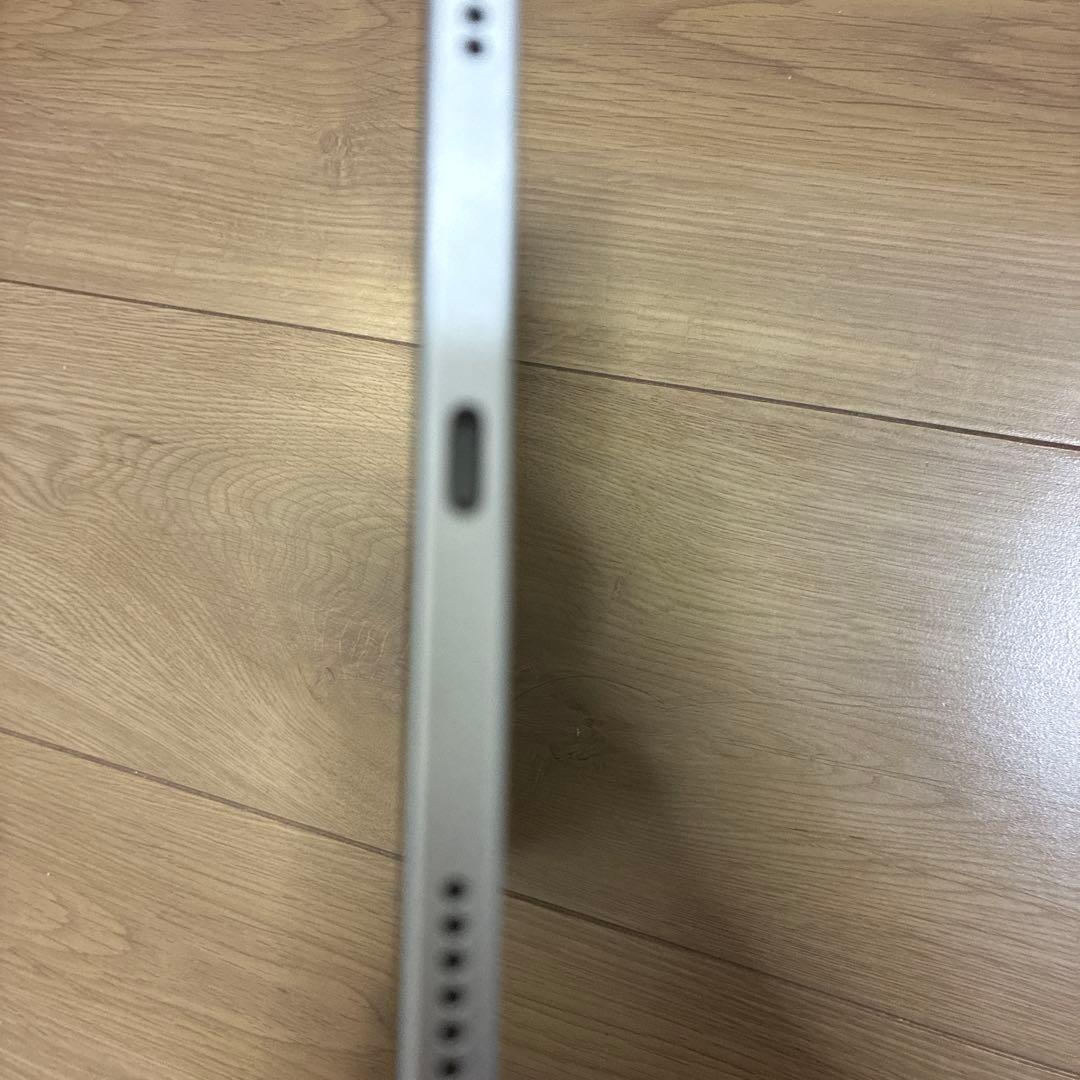 Apple 11 インチ iPad (A16)／128GB／シルバー