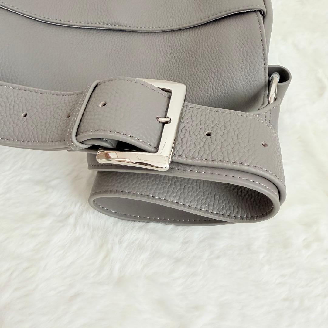 未使用級✨ビアズリー　レザーボディバッグ　トープ　正規品　完売品　2way