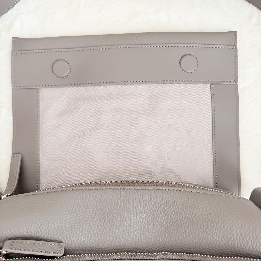未使用級✨ビアズリー　レザーボディバッグ　トープ　正規品　完売品　2way