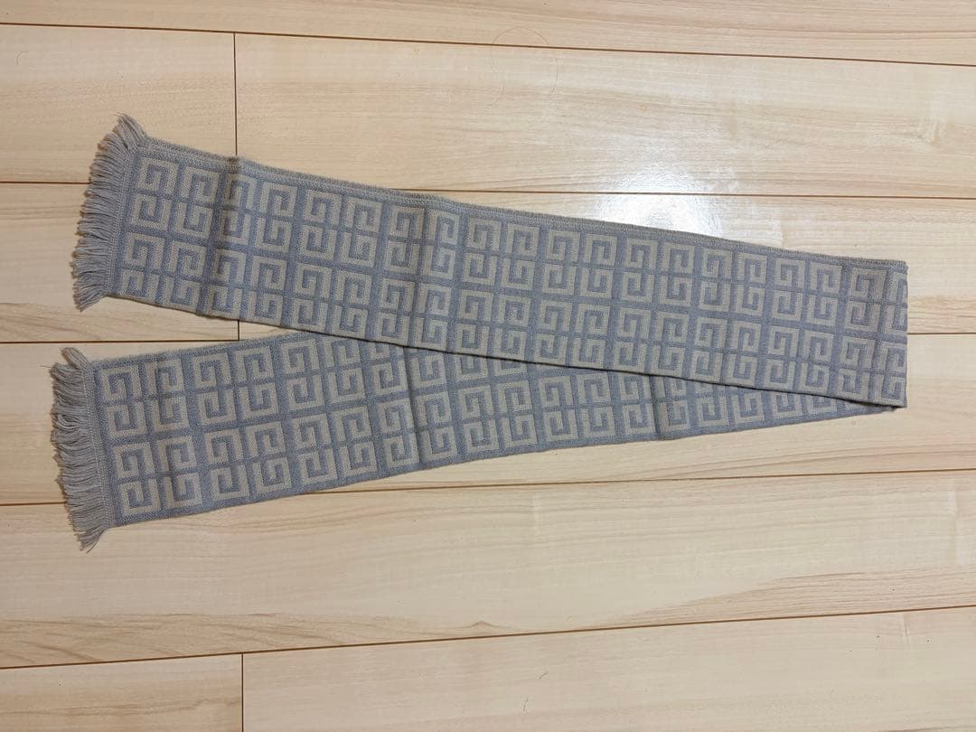 美品GIVENCHYジバンシーマフラー