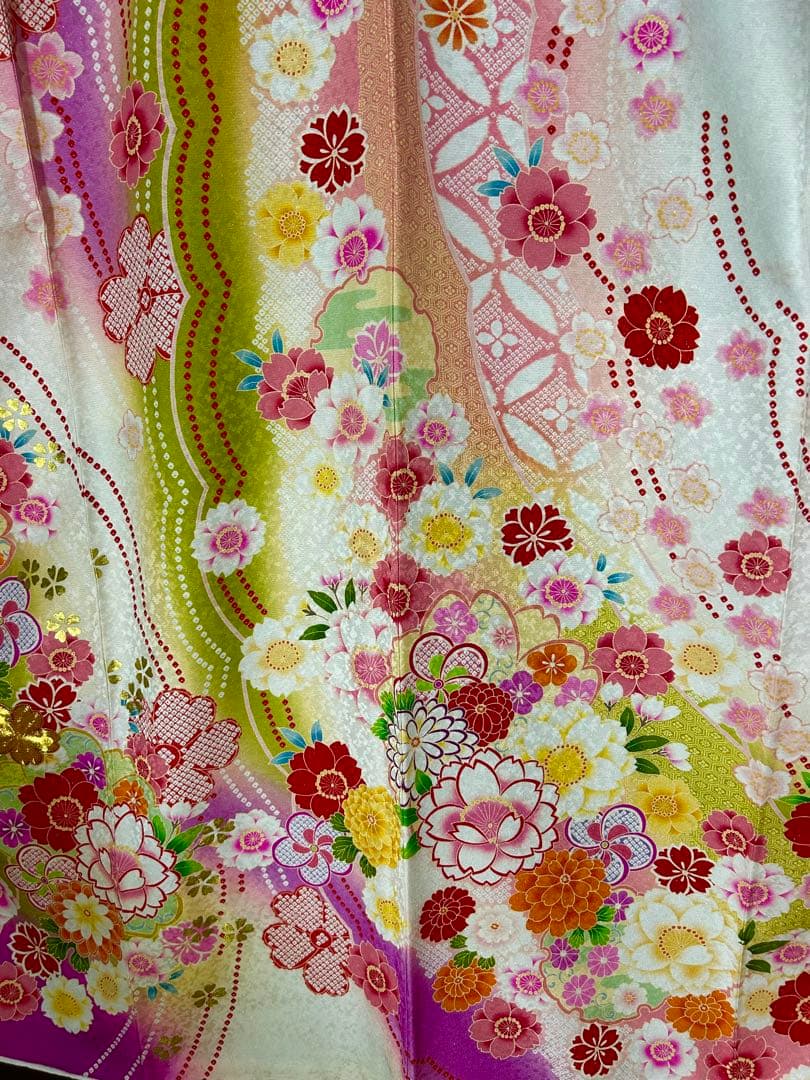 ツインズ☆218000円華やかな花模様お仕立て品振袖☆身丈155.5cm
