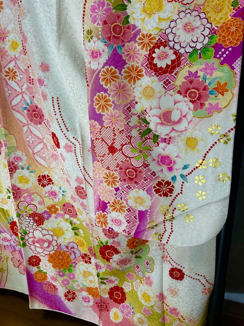 ツインズ☆218000円華やかな花模様お仕立て品振袖☆身丈155.5cm