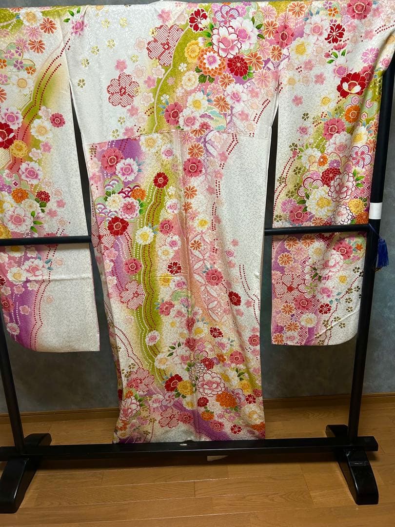 ツインズ☆218000円華やかな花模様お仕立て品振袖☆身丈155.5cm