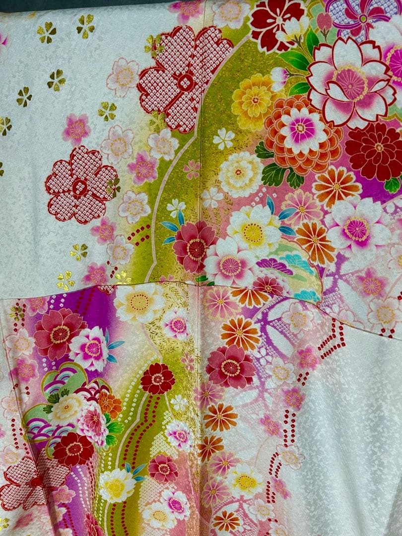 ツインズ☆218000円華やかな花模様お仕立て品振袖☆身丈155.5cm