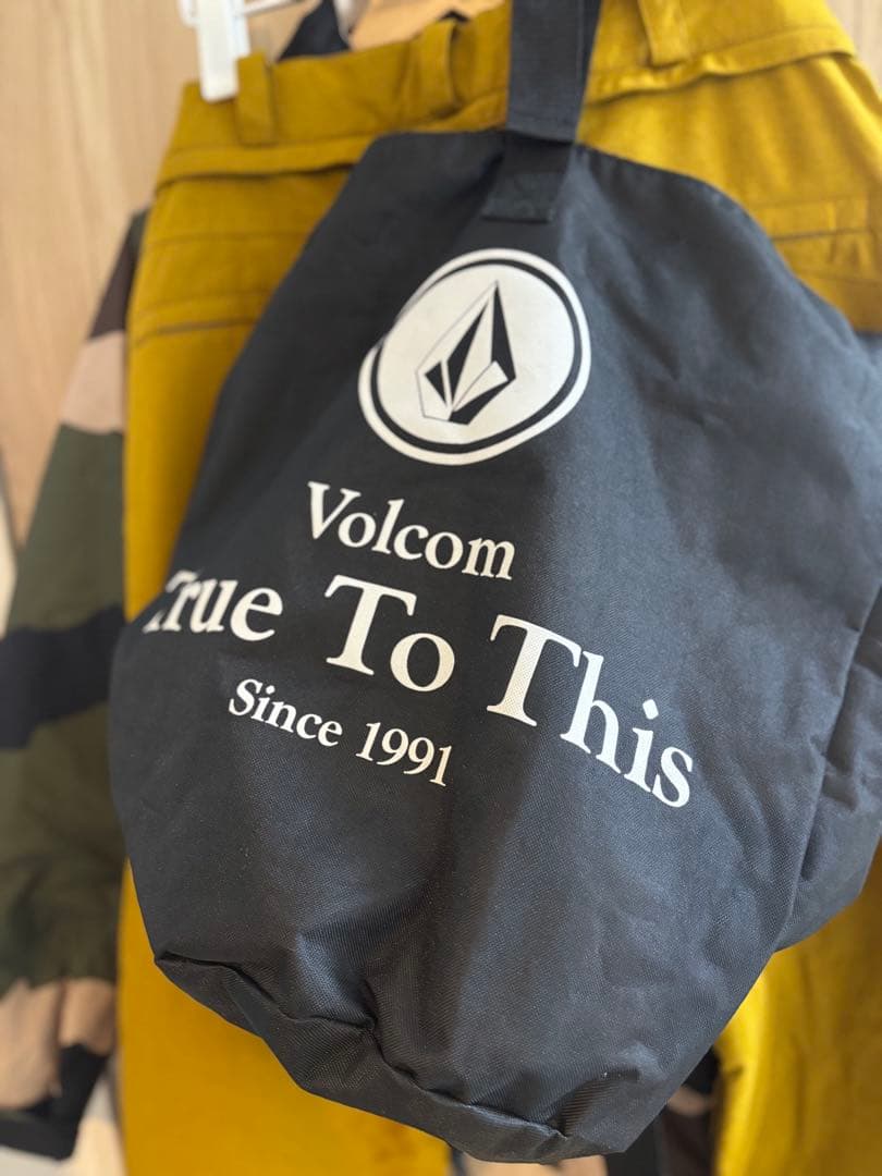 Volcom メンズスノーボードウェア カモフラージュ