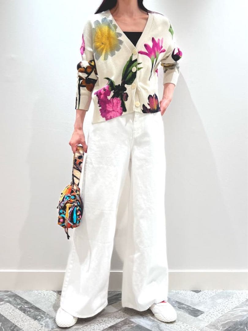 Desigual デシグアル ビッグフラワー Vネックカーディガン オフホワイト