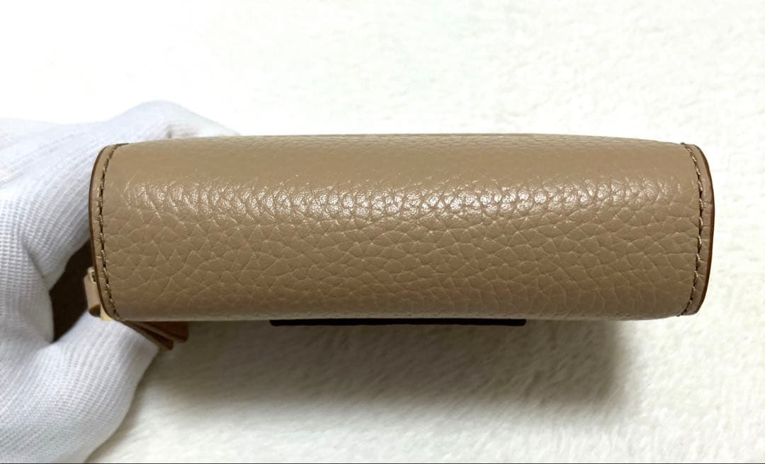 未使用級　マークジェイコブス　二つ折り財布　ザ　レザーミニコンパクトウォレット