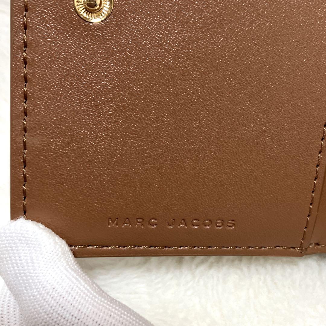 未使用級　マークジェイコブス　二つ折り財布　ザ　レザーミニコンパクトウォレット