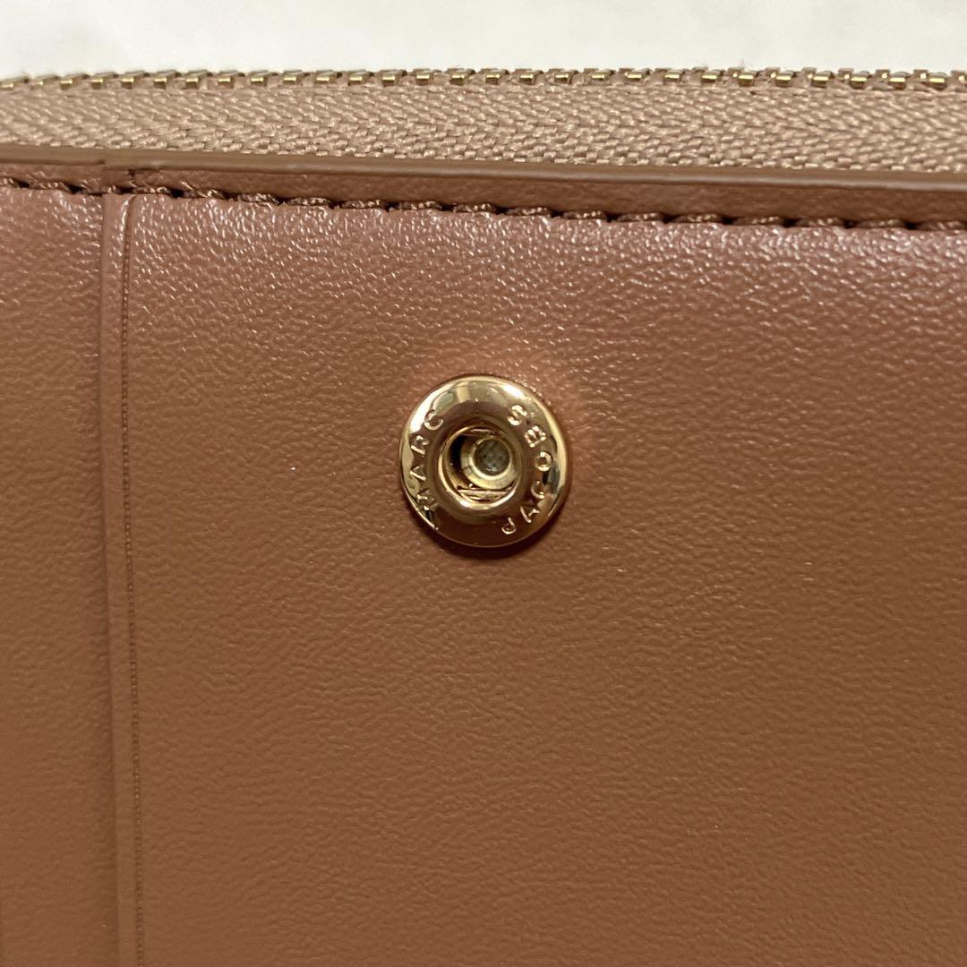 未使用級　マークジェイコブス　二つ折り財布　ザ　レザーミニコンパクトウォレット