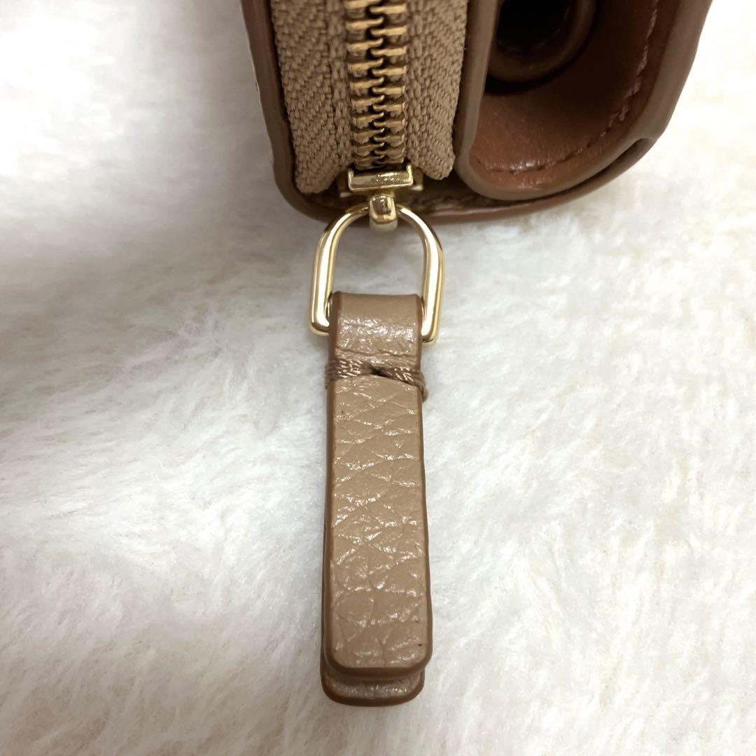未使用級　マークジェイコブス　二つ折り財布　ザ　レザーミニコンパクトウォレット