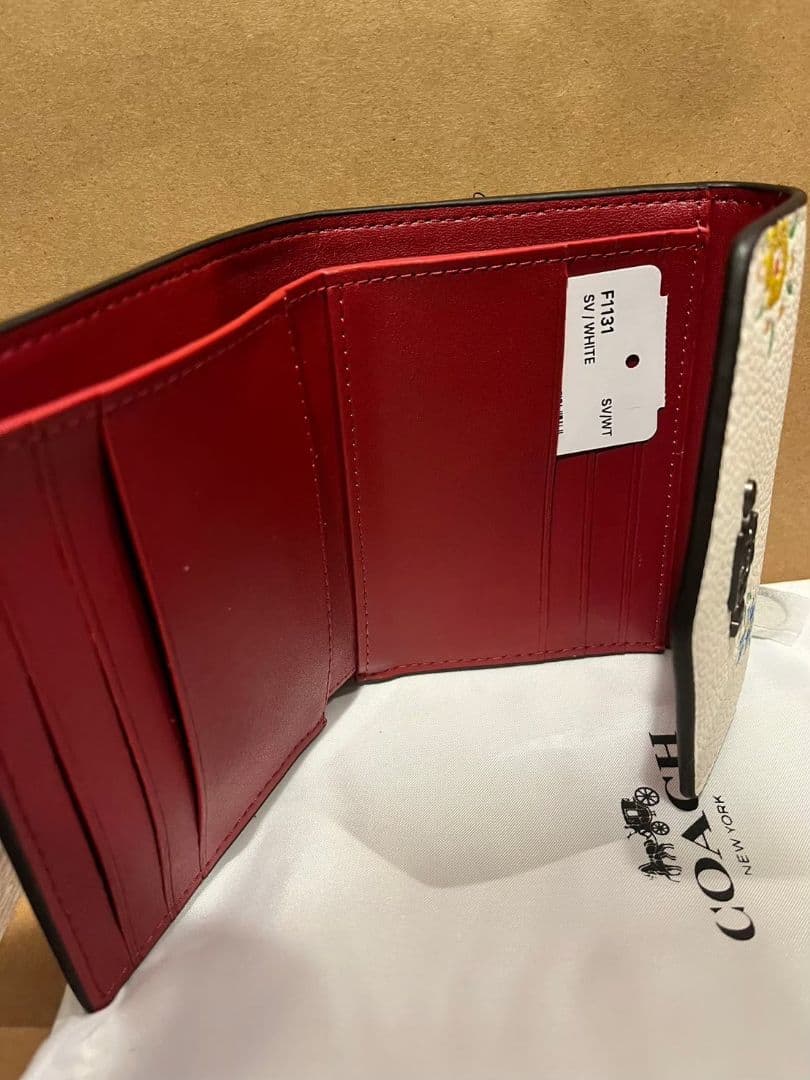 COACH 花柄 三つ折り財布 ホワイト