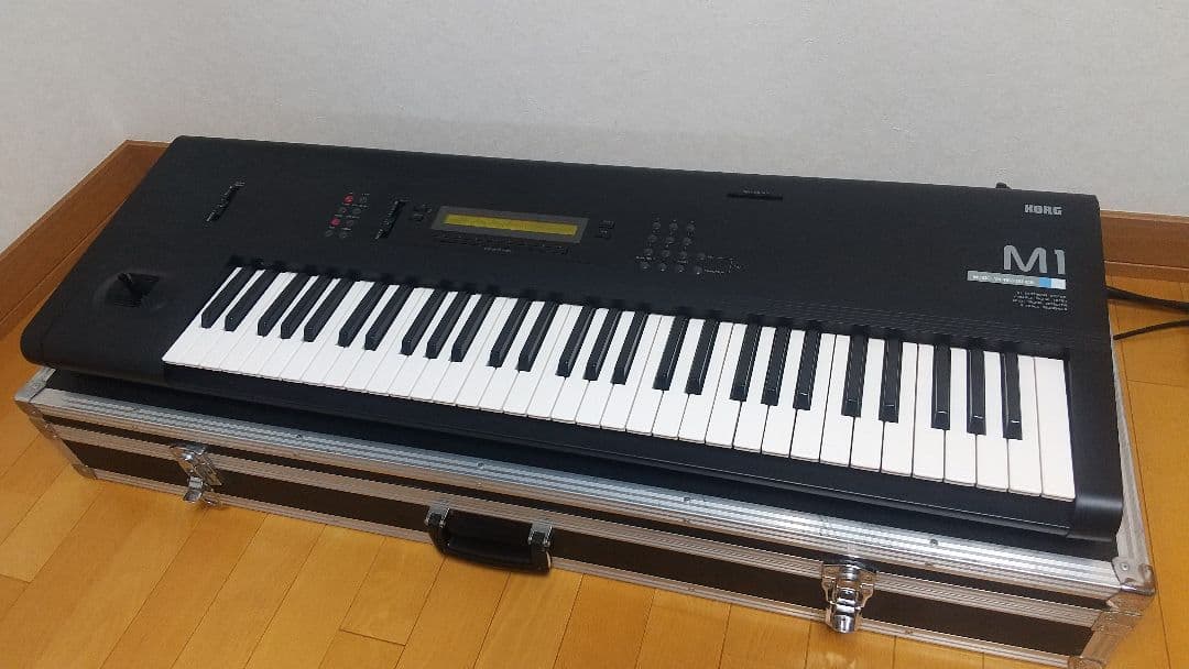 【名機】KORG コルグ M1 ミュージックワークステーション シンセサイザー