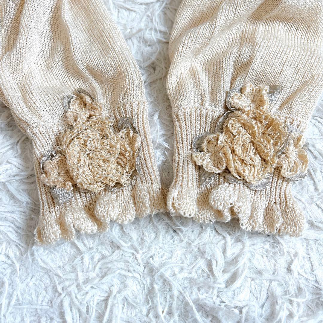 美品⁂レア⁂アトリエまりこ⁂ニットカーディガン　かぎ針編花装飾　リボン　変形ヘム
