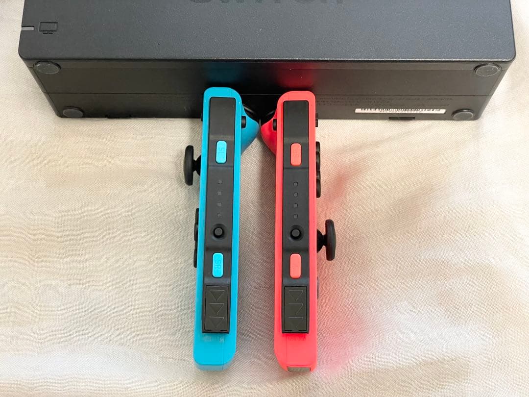 【美品】Nintendo Switch 本体 青/赤 Joy-Con付き