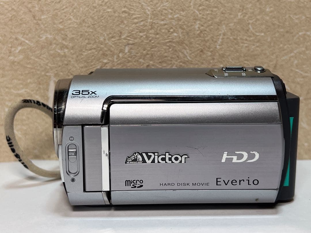 JVC Victor Everio GZ-MG35 ハードディスクビデオカメラ。