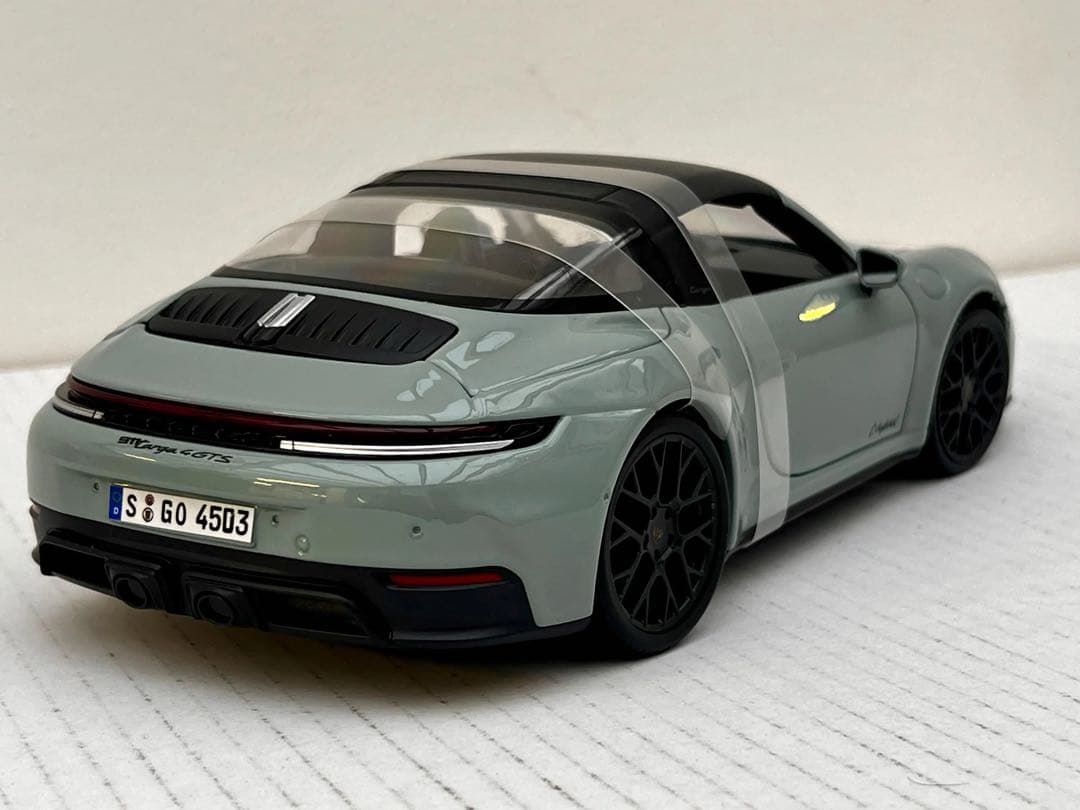 Porsche 911 Targa 4 GT RS 1/18 ポルシェ