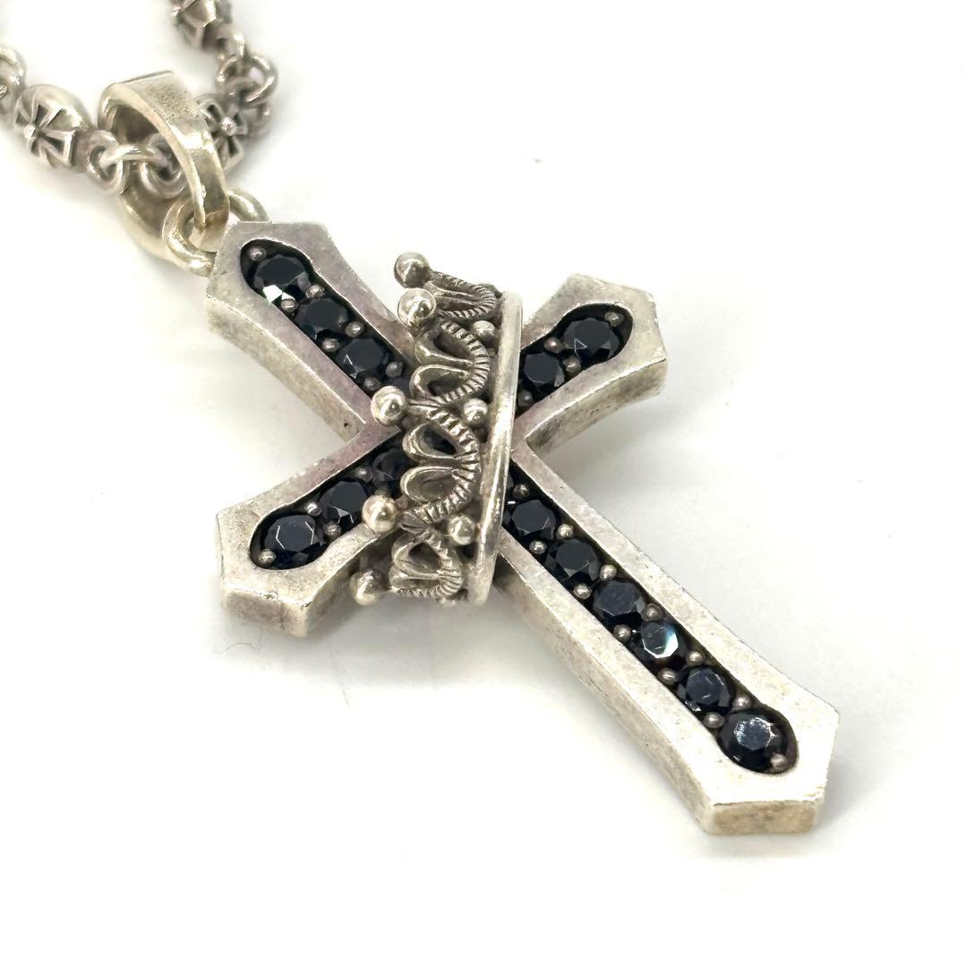 アクセサリー JUSTIN DAVIS CROSS WITH CROWN TINY CROSS