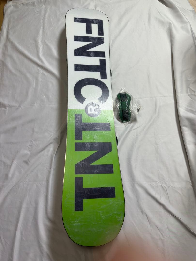 FNTC TNT R 147 スノーボード　セット　２／19のみの値下げ