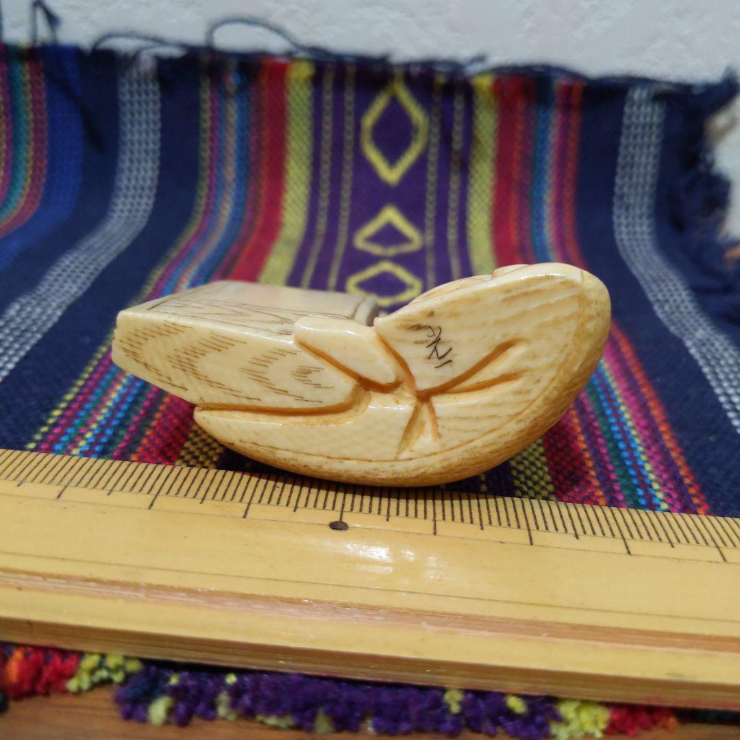 時代提げ物 人物根付 天然素材 在銘【江戸職人】高さ約3.3cm 重さ約40ｇ