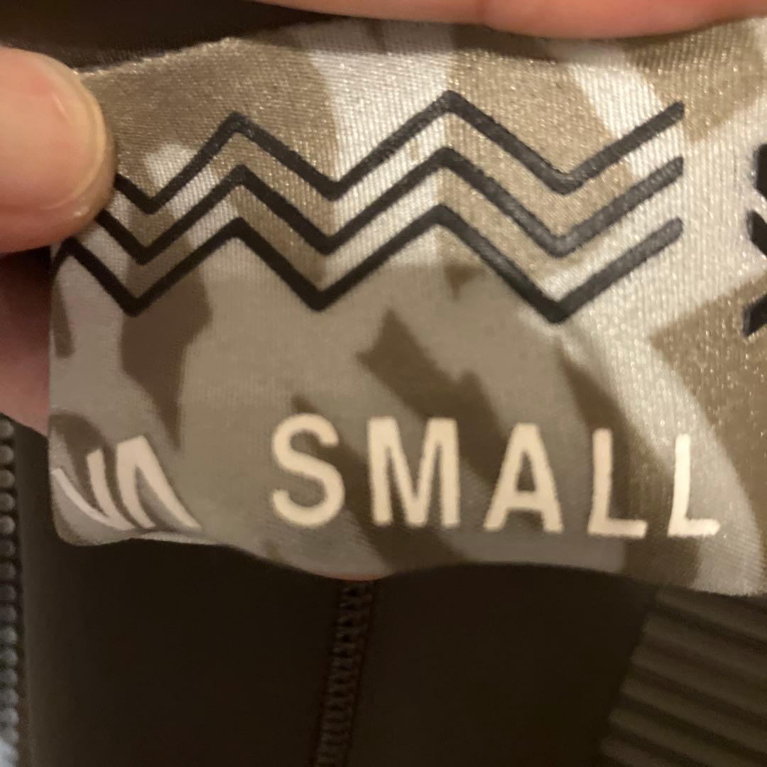 RVCA タッパー グレー 長袖 バックファスナー