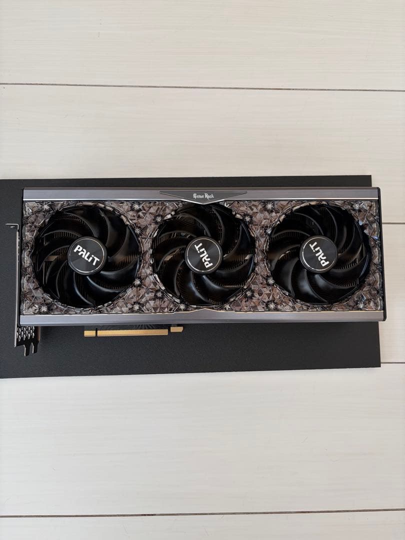 Pilot GeForce RTX™ 4070 Ti SUPER