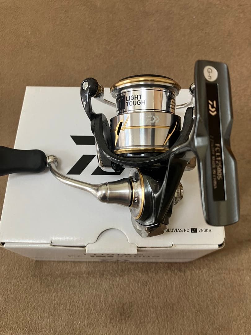 ダイワ　20ルビアスFC LT 2500S スピニングリール