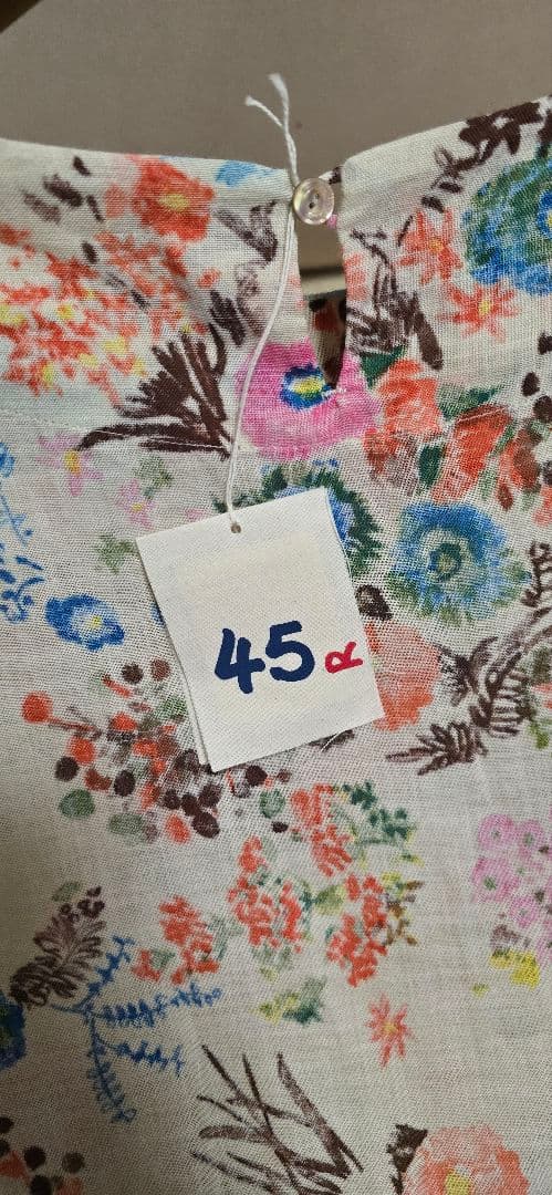 ミィ　新品タグ付　花柄長袖ワンピース 45R　ガーゼ素材