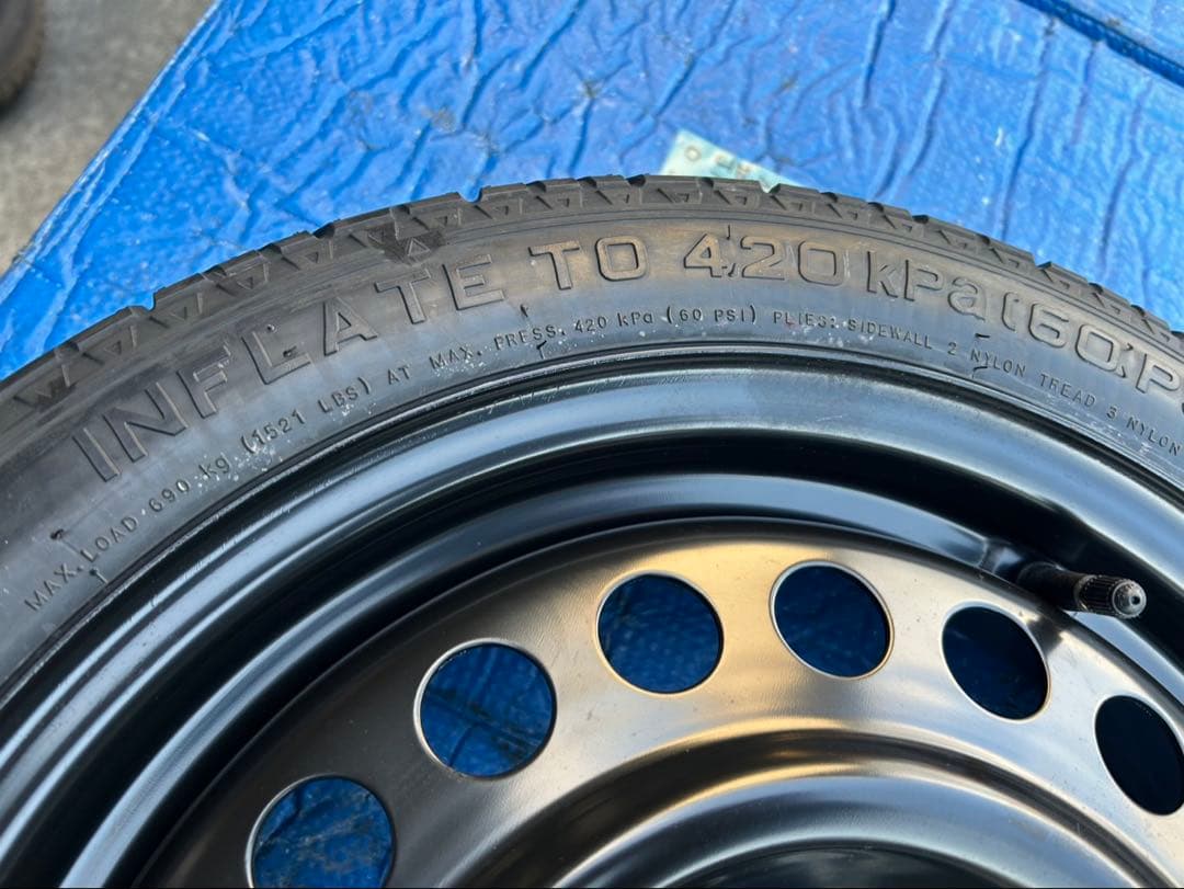 日産　ノート　E12 スペアタイヤ未使用品　15インチ 03