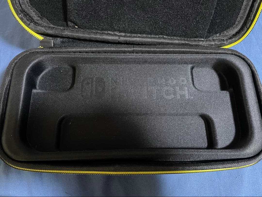 【極美品】NintendoSwitch本体+ピカチュウセット