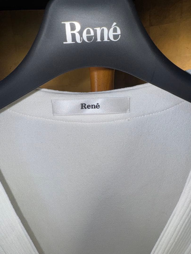 【Reneルネ】新品定価38,000円Ｖネッククロップドカーディガン 36